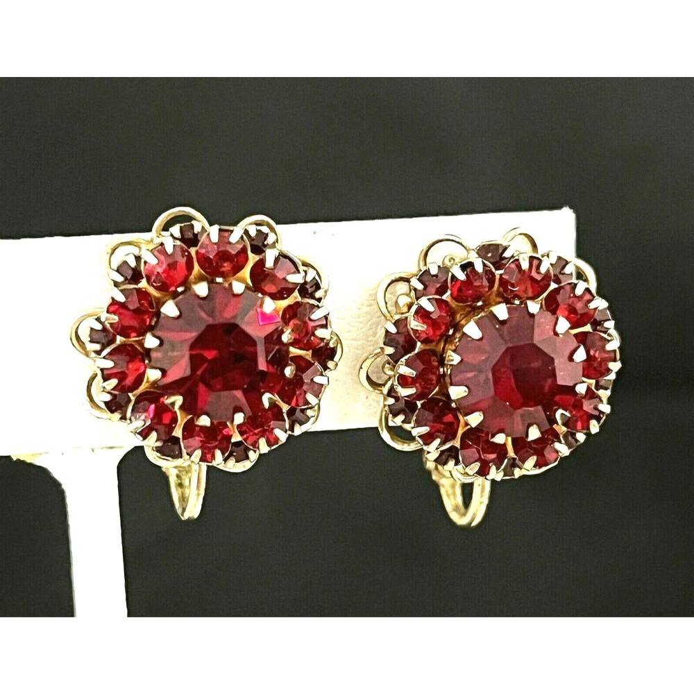 Vintage 1950s Red Crystal Cluster Earrings Gold Tone Clip - 1P